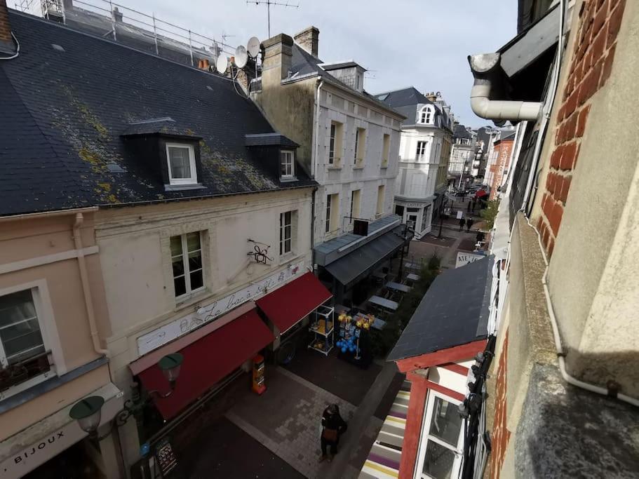 2 Pieces Au Coeur De Trouville / Rue Des Bains Buitenkant foto