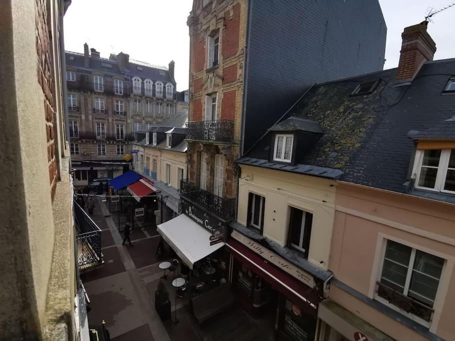 2 Pieces Au Coeur De Trouville / Rue Des Bains Buitenkant foto